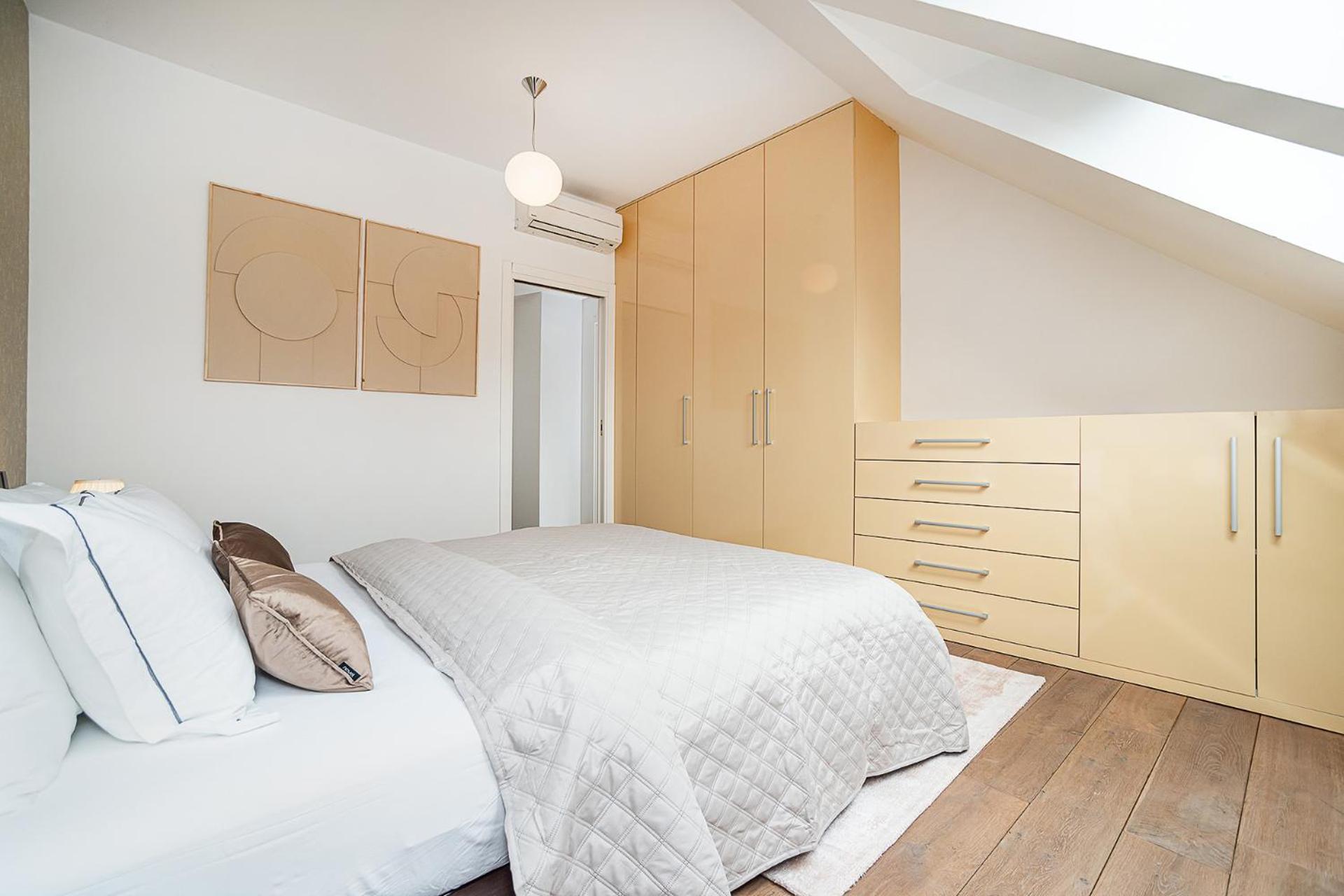 Large And Stylish In Apartmán